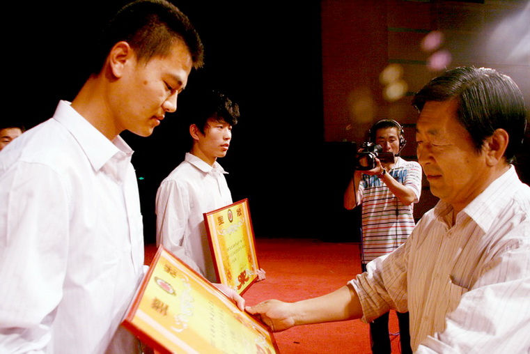 香港免费全年资料六大全