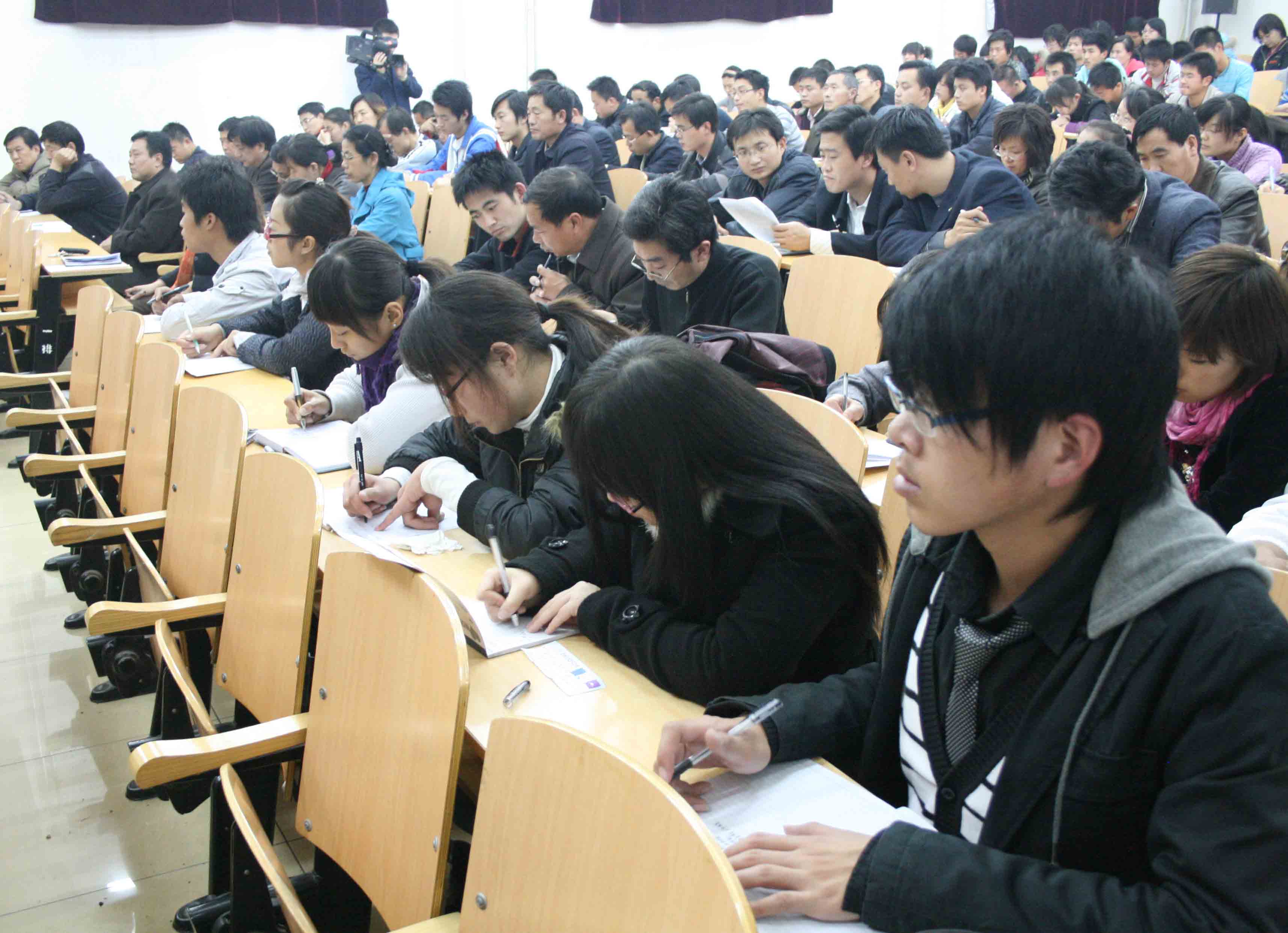 香港免费全年资料六大全