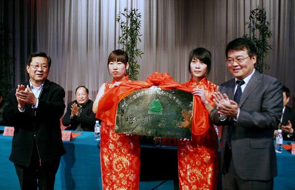 香港免费全年资料六大全